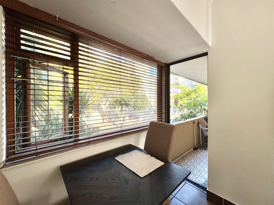To Let 1 Bedroom Property for Rent in Kenilworth Western Cape
